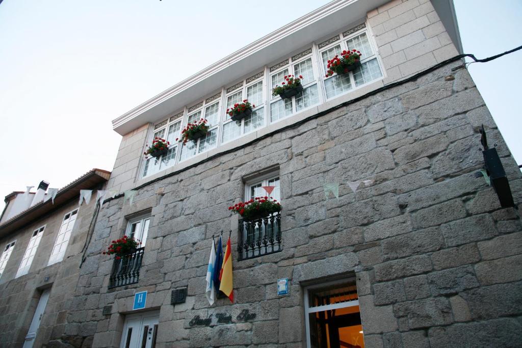 Hotel Pousada Vicente Risco Castro Caldelas Exterior photo